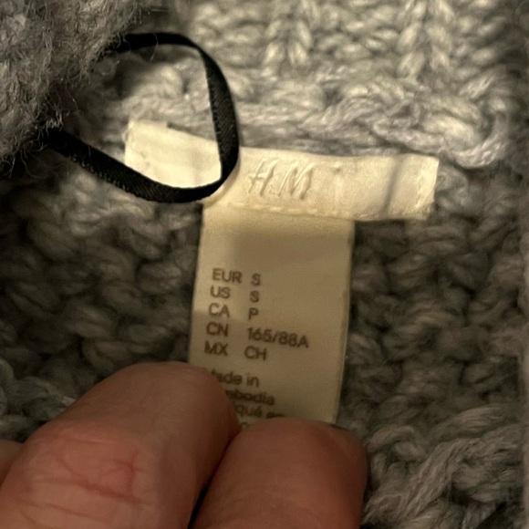 H&M – CHUNKY TURTLENECK SWEATER – SIZE S - Picture 2 of 8